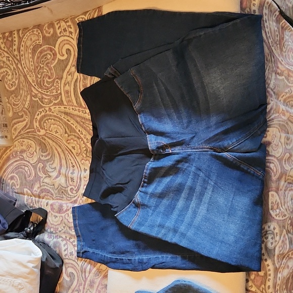 Soft Denim Maternity Skinny Jeans - Picture 3 of 6